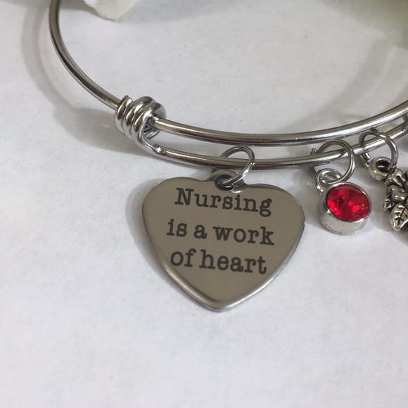 New nurse charm bracelet - Picture 3 of 7